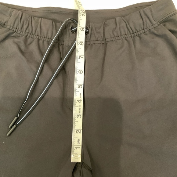 Lululemon Tapered-Leg Mid-Rise Pants 7/8 Length Luxtreme Black - Picture 14 of 16